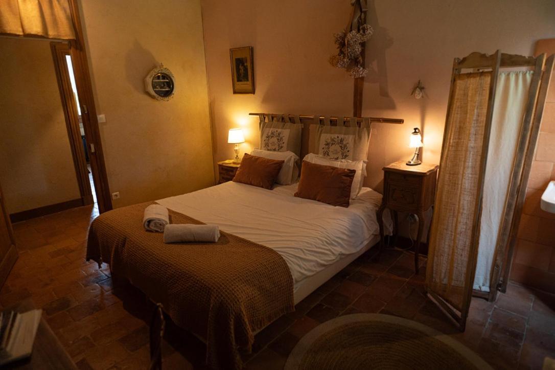 Céron Les Jardins Des Soussilanges B&B 외부 사진